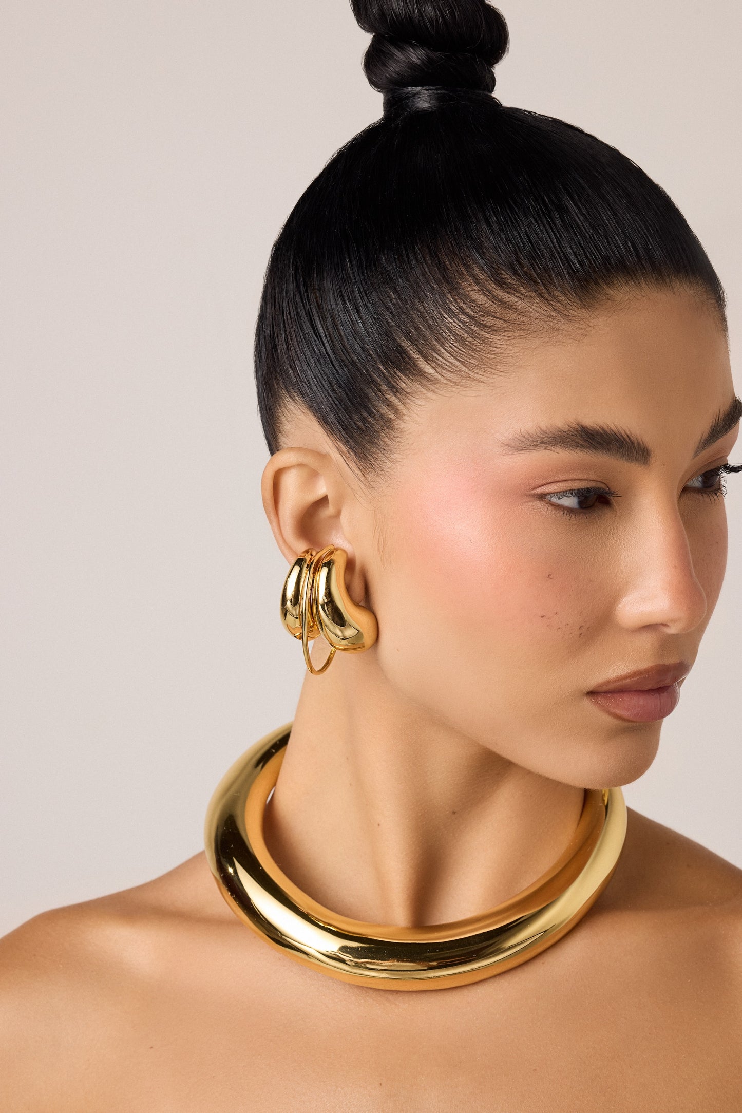 CICLO EARHOOK