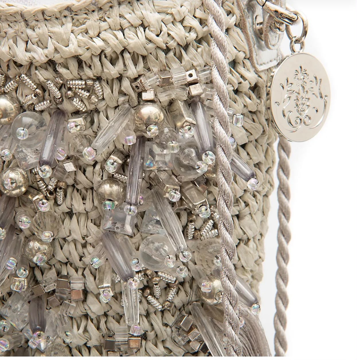 BOLSA BUCKET CROSSBODY RÁFIA AREIA PRATA